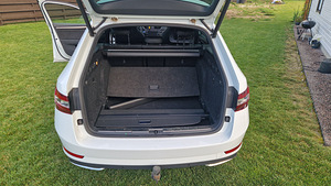 Skoda superb 2017 (7 foto / 13)