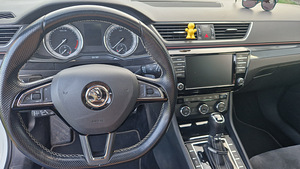 Skoda superb 2017 (10 foto / 13)