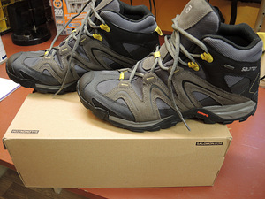 Matkasaapad Salomon suurus 45 (6 foto / 7)