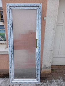 PVC durvis lapenei (1 foto no 1)