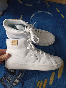 Nike uued tossud naistele 40 (2 foto / 5)