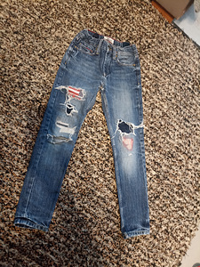 Tommy Hilfiger teksad poisile suurus 140 (1 foto / 6)