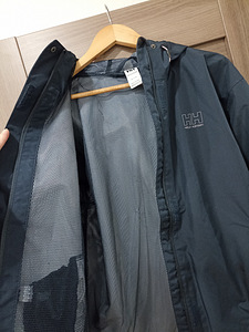 Uus HELLY HANSEN UUS jope naistele suurus M-l (4 foto / 9)
