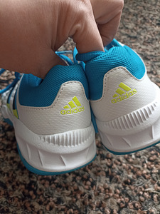 Adidas jalgpalli puutsad suurus 36.5 korralikud (4 foto / 6)