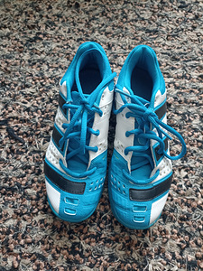 Adidas jalgpalli puutsad suurus 36.5 korralikud (6 foto / 6)