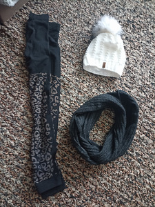 Uus müts sall tüdrukule suurus 128-134 (1 foto / 6)