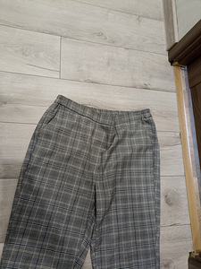 Reserved korralikud püksid naistele suurus 46 (6 foto / 6)