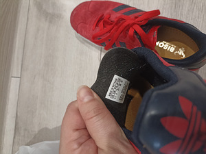 Adidas приличные кроссовки для девочки, размер 36,5 (2 фото из 6)