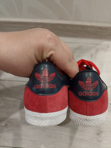 Adidas приличные кроссовки для девочки, размер 36,5 (4 фото из 6)