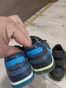 Adidas tossud poisile 22 ja sandaalid 22 hind kõik koos (5 foto / 6)