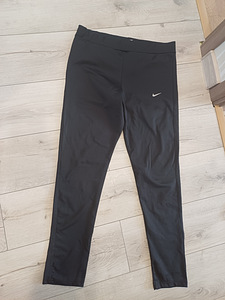 Nike retuusid naistele suurus m-l nagu uued (1 foto / 7)