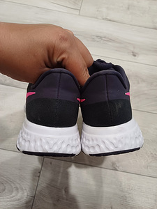 Nike uued tossud naistele suurus 41 (8 foto / 8)