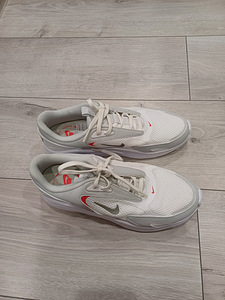 NIKE AIR UUED tossud naistele suurus 40,5 (6 foto / 8)