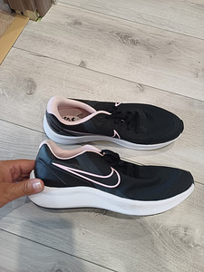 NIKE UUED tossud naistele suurus 40 (1 foto / 8)