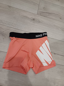 Шорты Nike для девочки размер 134-146 (1 фото из 4)