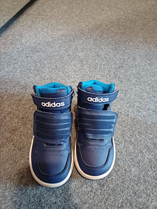 Adidas tossud poisile suurus 24 (2 foto / 4)