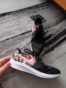 Nike nagu uued tossud naistele suurus 38 (5 foto / 8)