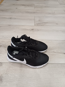 Nike uued tossud tüdrukule suurus 36.5 (5 foto / 6)