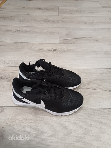 Новые кроссовки Nike для девочки 36,5 размера (фото #5)