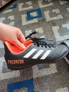 Adidas jalgpalli puutsad poisile suurus 38 (7 foto / 8)