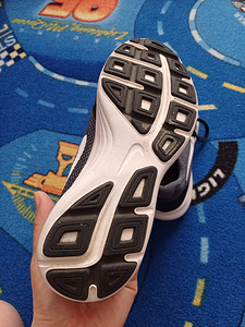 Nike tossud poisile suurus 37.5 (5 foto / 7)