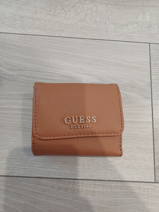 Nagu uus Guess rahakott (1 foto / 5)