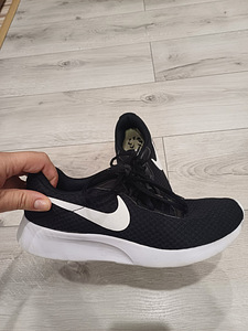 Nike tossud naistele suurus 41 (3 foto / 7)
