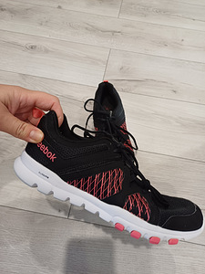 Reebok tossud naistele suurus 40.5 (7 foto / 7)