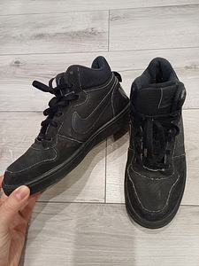Nike poolsaapad poisile suurus 39 (5 foto / 5)