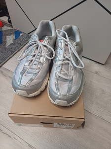 Кроссовки Nike для женщин размер 42 (2 фото из 7)