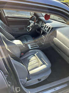 Chrysler 300C 3.0 CRD (10 foto / 12)