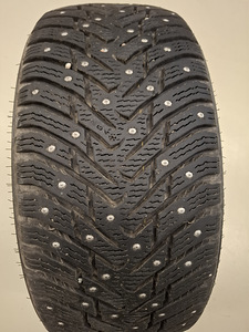 Nokia Hakkapeliitta 8 225/40/18
