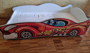 Детская кровать для мальчика Машина