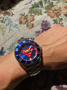 Invicta DC Comics часы Superman (3 фото из 3)