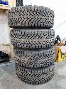 BMW 17" veljed koos Nokian Hakkapelliita 4 rehvidega (3 foto / 8)
