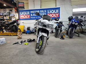 Yamaha R6 1999 varuosad (8 foto / 10)
