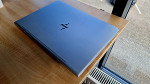 HP EliteBook 1050 G1 UHD 4K 32GB 1TB SSD (2 foto / 8)