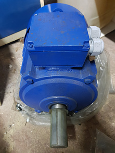 Elektrimootor 4P.T132S, uus (2 foto / 7)