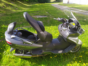 SUZUKI BURGMAN 650 41 kw 2006 (7 foto / 10)