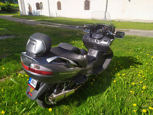 SUZUKI BURGMAN 650 41 kw 2006 (9 foto / 10)
