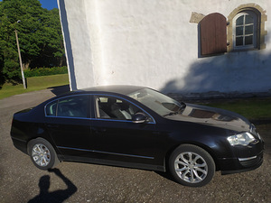 Volkswagen Passat B6 2007 (2 foto / 13)