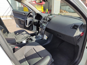 VOLVO S 40 2007 года (14 фото из 15)