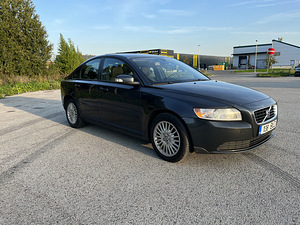 Volvo S40 2.0D 100 KW (5 foto / 13)