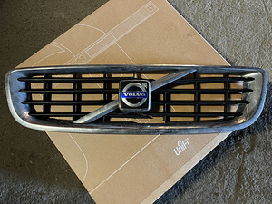 Volvo S40/V50 iluvõre (grill) (1 foto / 8)