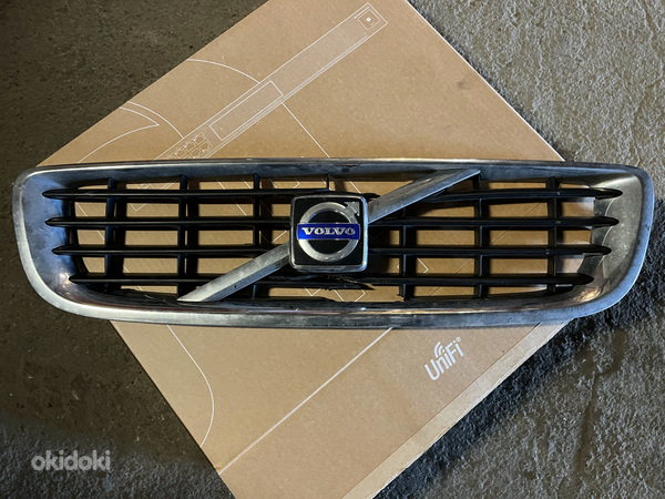Решетка радиатора Volvo S40/V50