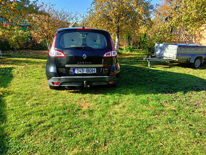 Автомобиль Renault Scenic (1 фото из 4)