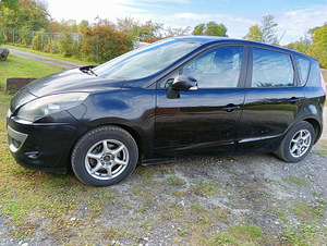 Автомобиль Renault Scenic (3 фото из 4)