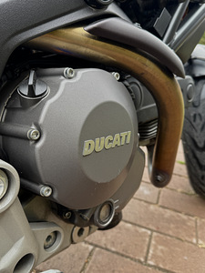 Ducati Monster 696 (9 foto / 10)