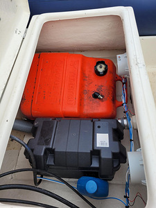Лодка RIB 3,6 м с двигателем 9,9 л.с. (3 фото из 10)
