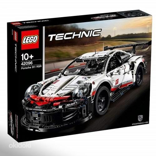 LEGO Technic Porsche 911 RSR 42096 (foto #1)